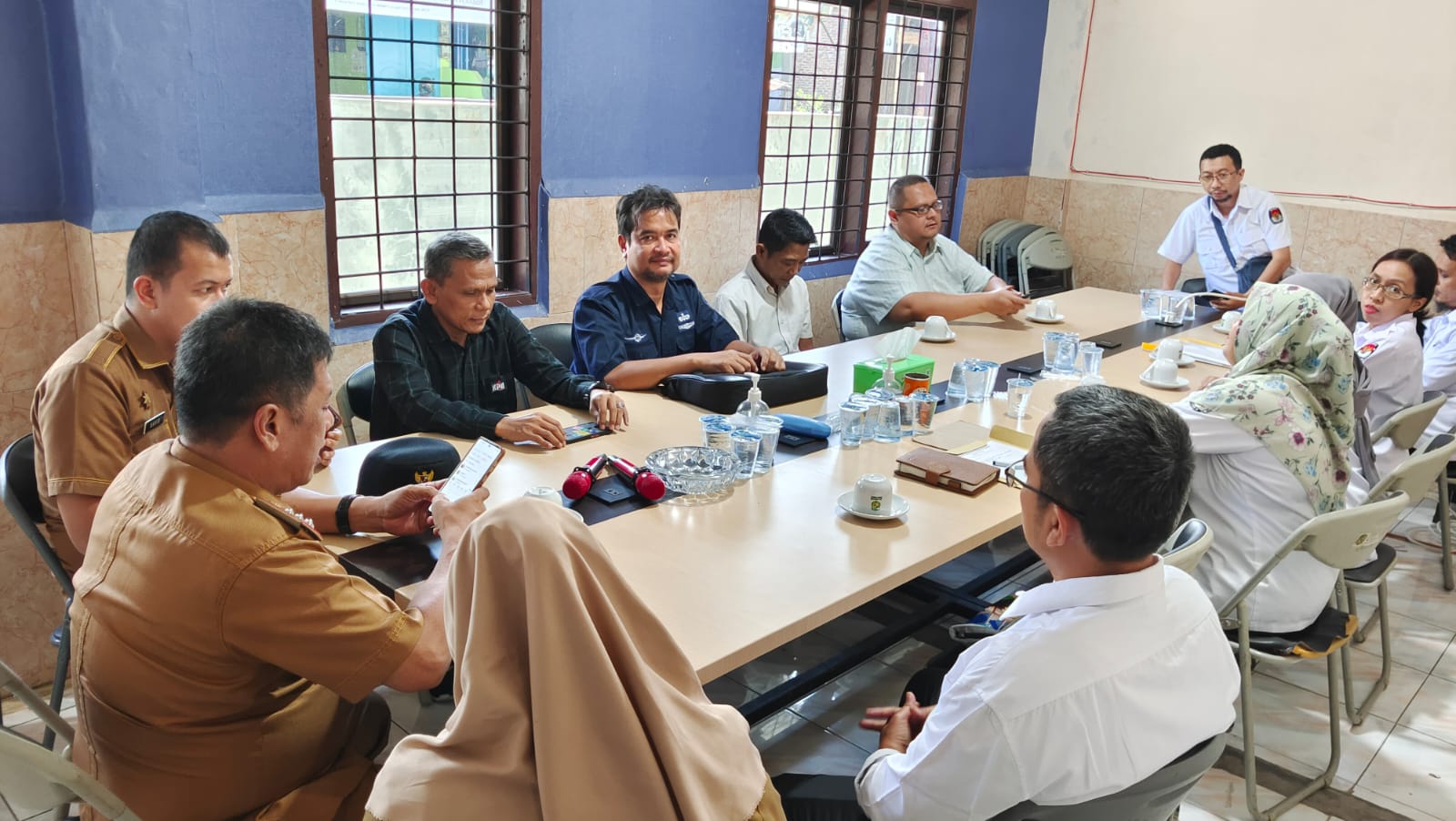 Rapat Koordinasi Antara Kesekretariatan PPK Medan Sunggal dengan KPU Kota Medan (29/05)